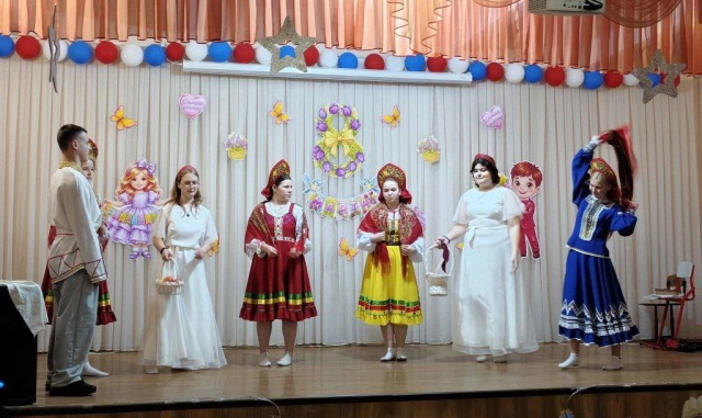 А ну-ка, девушки!